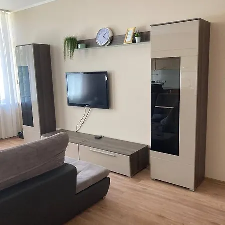 Spacious Apartment With Self Check-In *